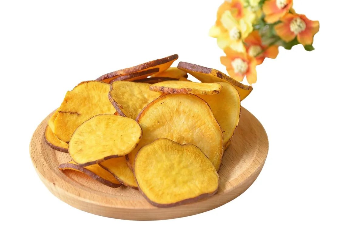 Vacuum-fried sweet potato slices